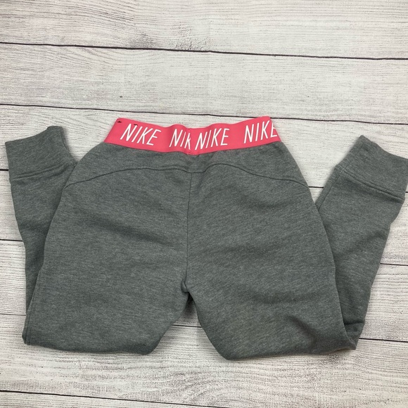 Bundle girls Nike Sz small, 1 capri and 2 pairs of pants. - Picture 6 of 11